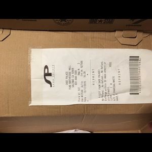 Women’s size 10 / men’s size 8 charcoal converse